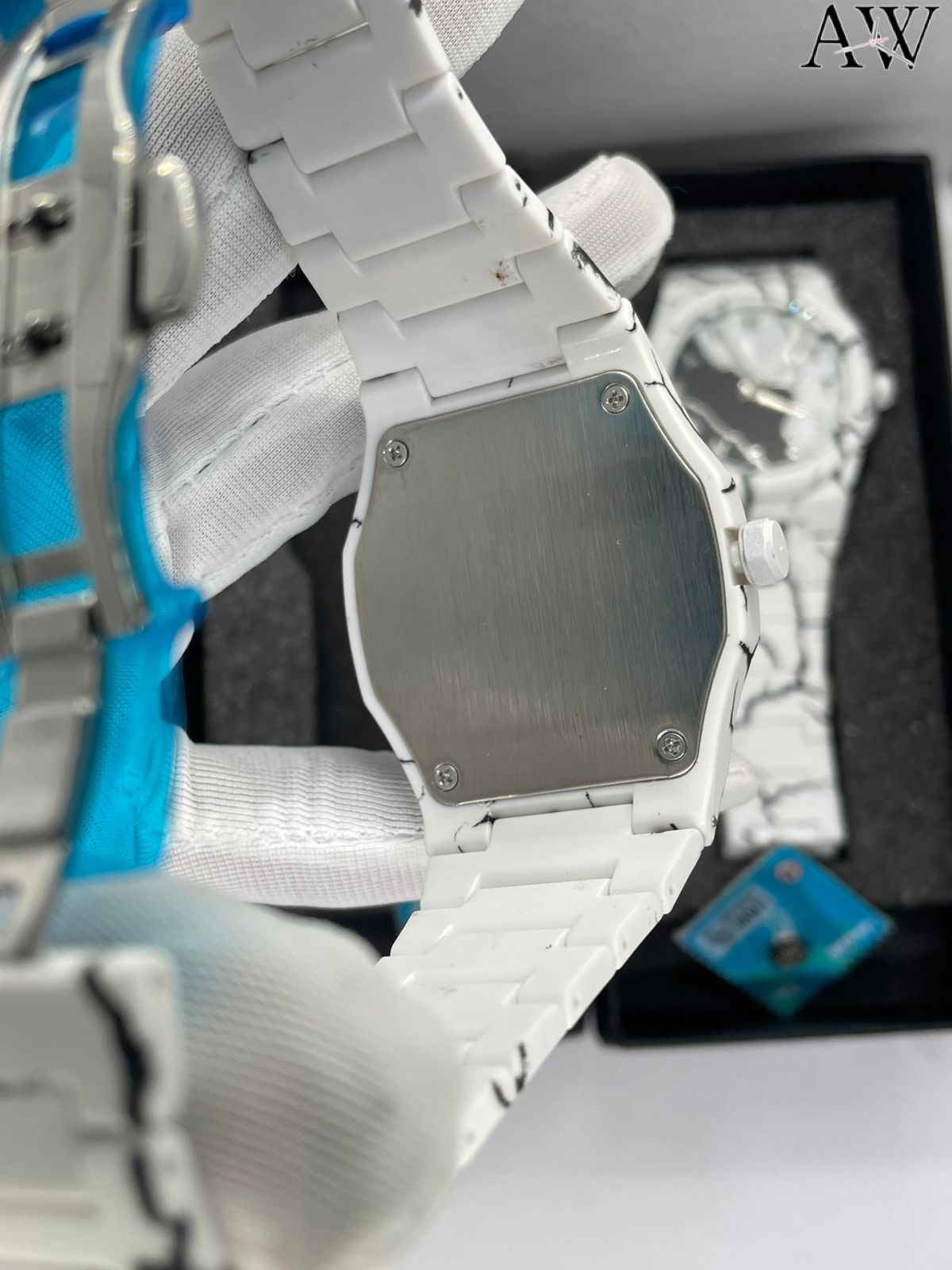 AURA WATCH (MARBLE CHAIN) White