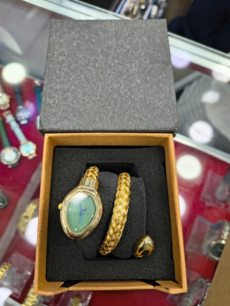 BVLGARI Golden Chain Trending Snake Watch