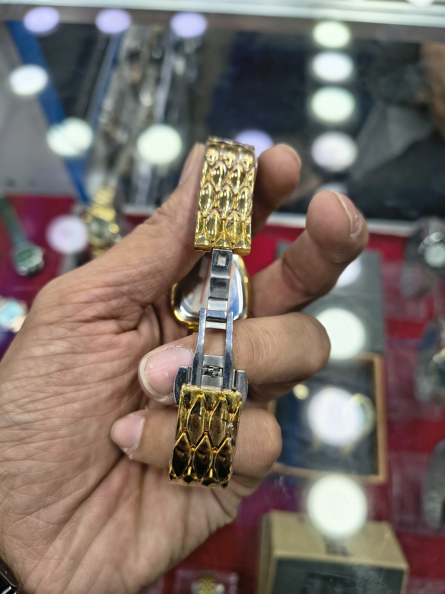 BVLGARI ladies' watches in two exquisite colors