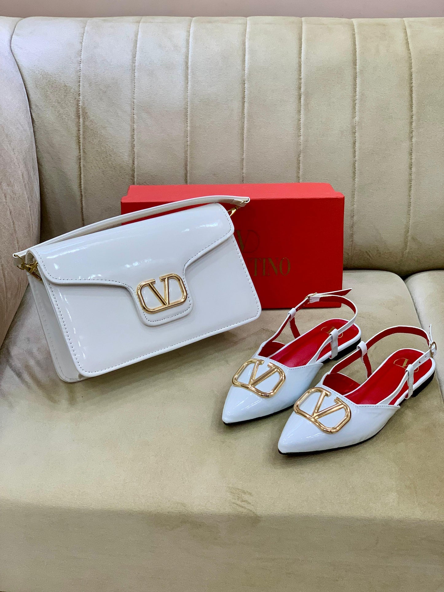 Valentino Flat Pumps + Valentino Cross Body Bag 💼