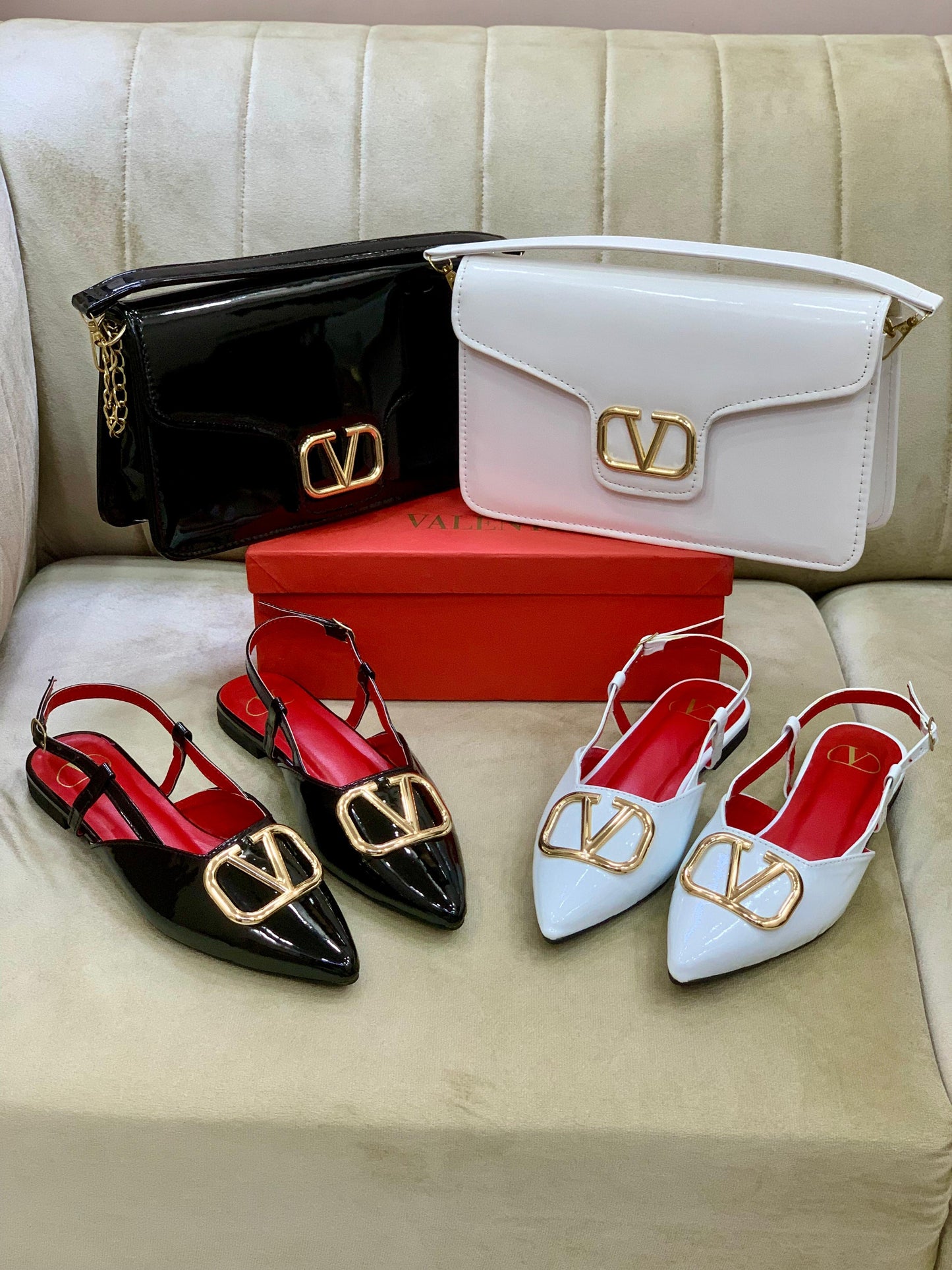 Valentino Flat Pumps + Valentino Cross Body Bag 💼
