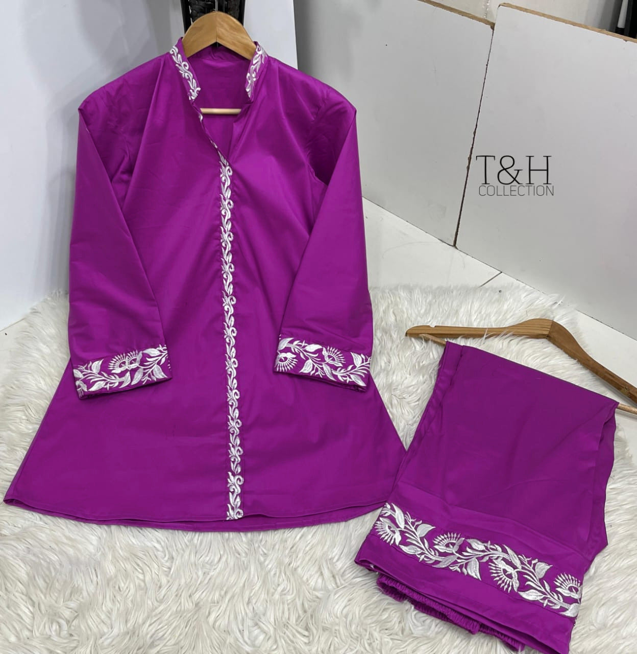 Article T&H Embroidered Cord Set