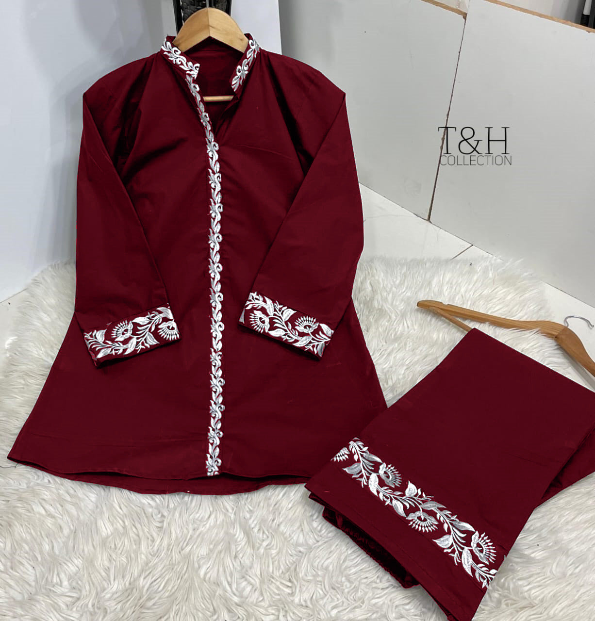Article T&H Embroidered Cord Set