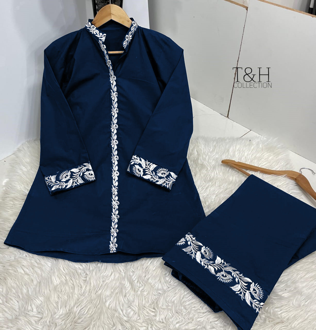Article T&H Embroidered Cord Set