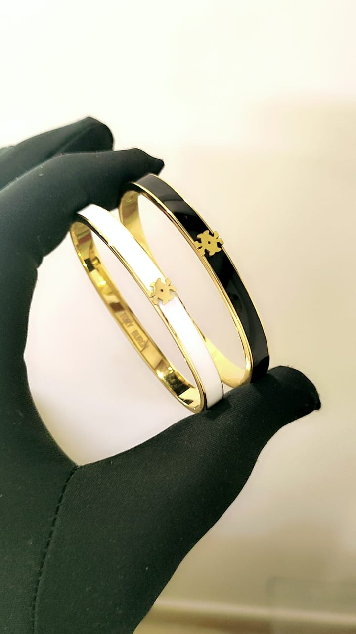 Browse All Exclusive collection of high-grade ladies' bracelets showcasing top international brands