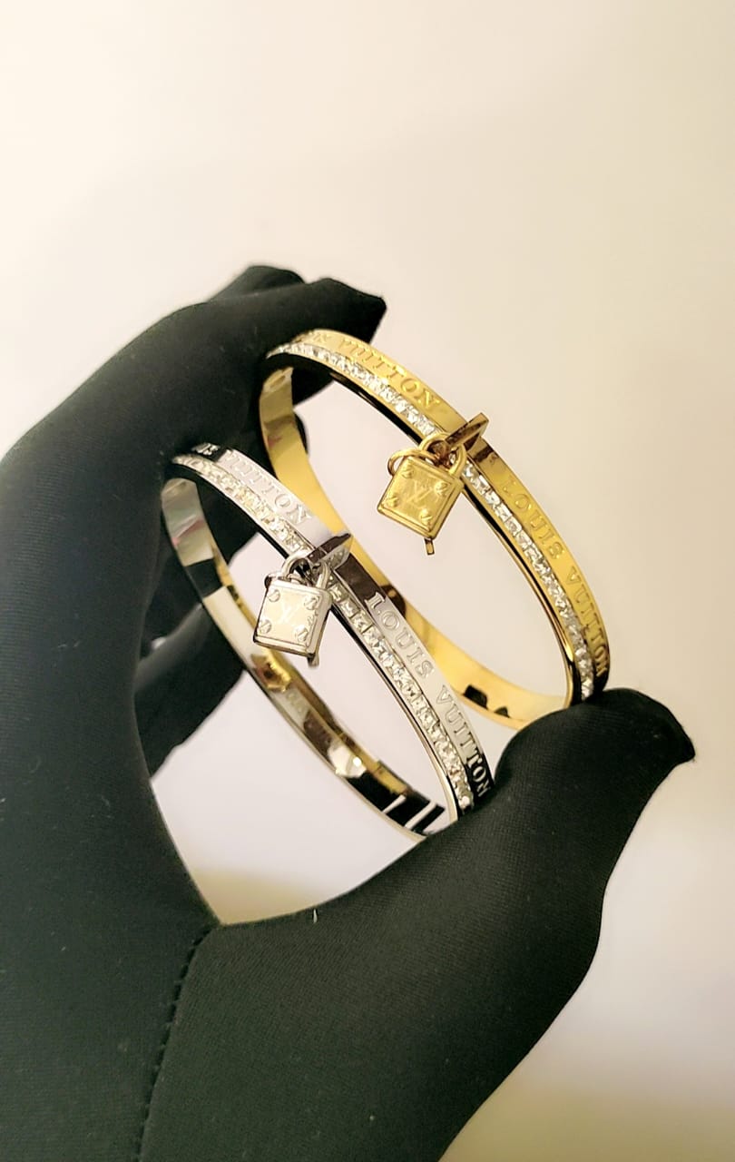 Browse All Exclusive collection of high-grade ladies' bracelets showcasing top international brands