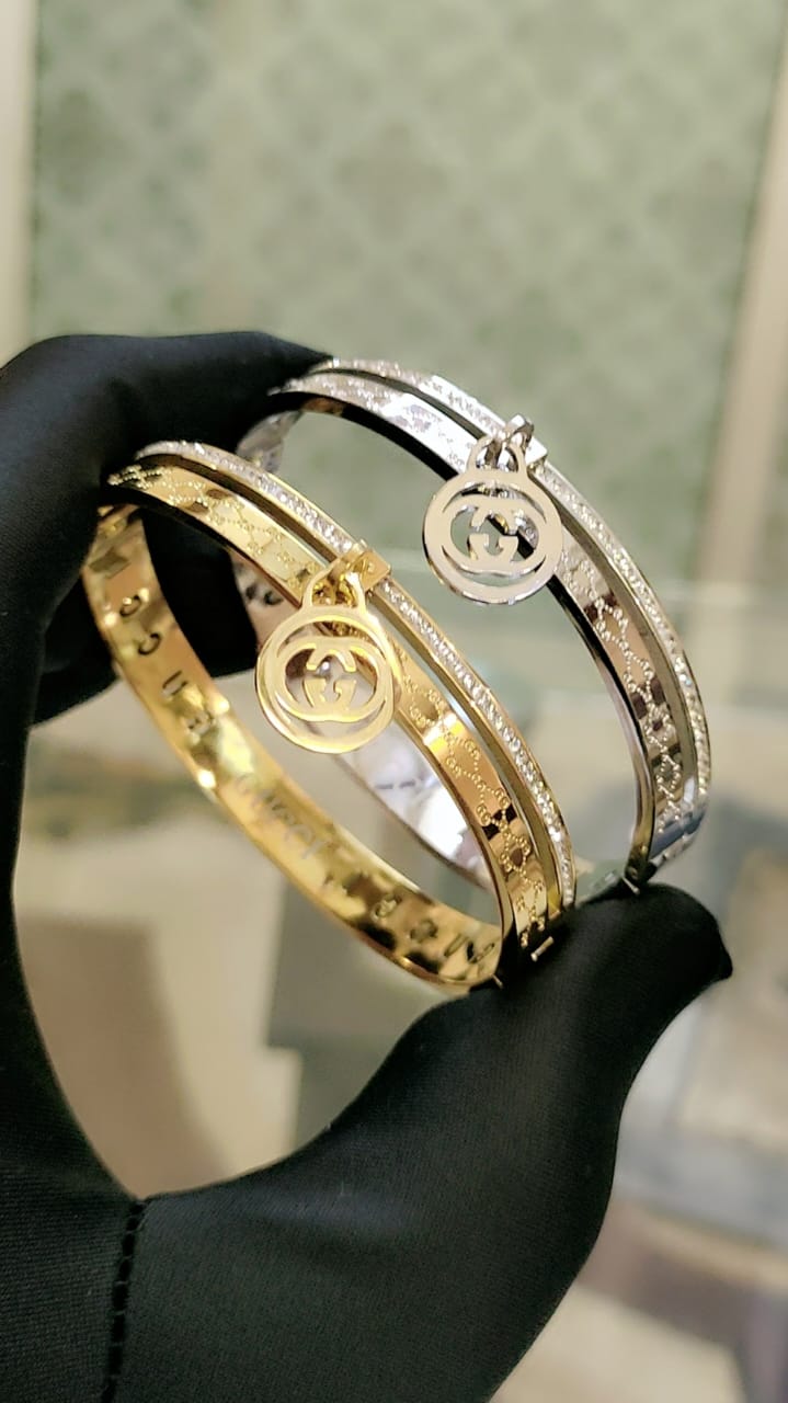 Browse All Exclusive collection of high-grade ladies' bracelets showcasing top international brands