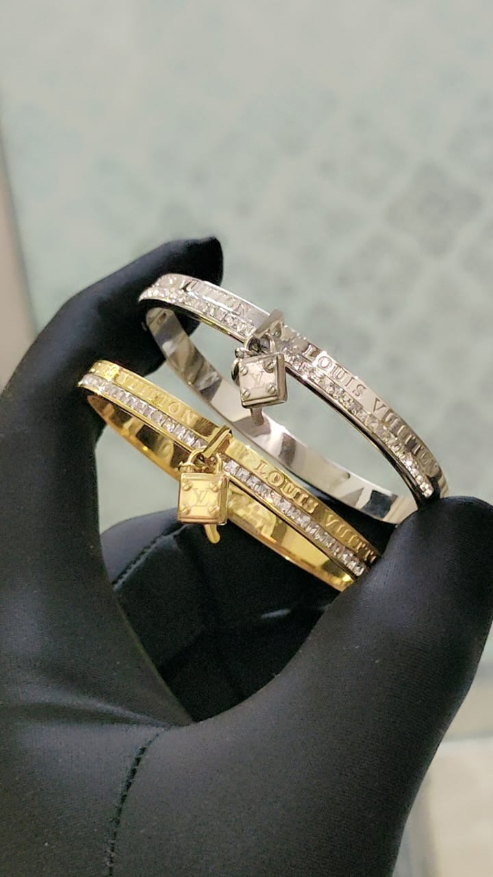 Exclusive Collection of high-grade ladies' bracelets featuring top international brands