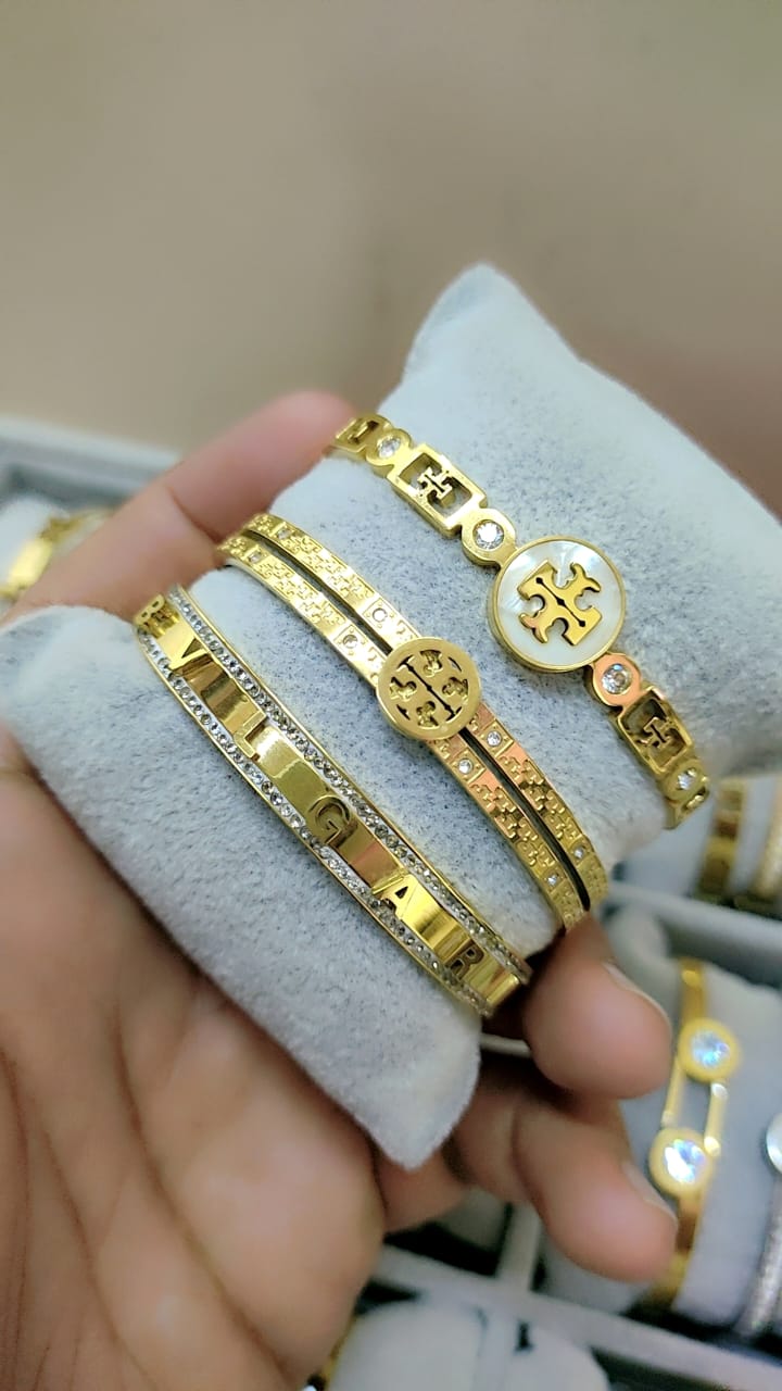 Browse All Exclusive collection of high-grade ladies' bracelets showcasing top international brands