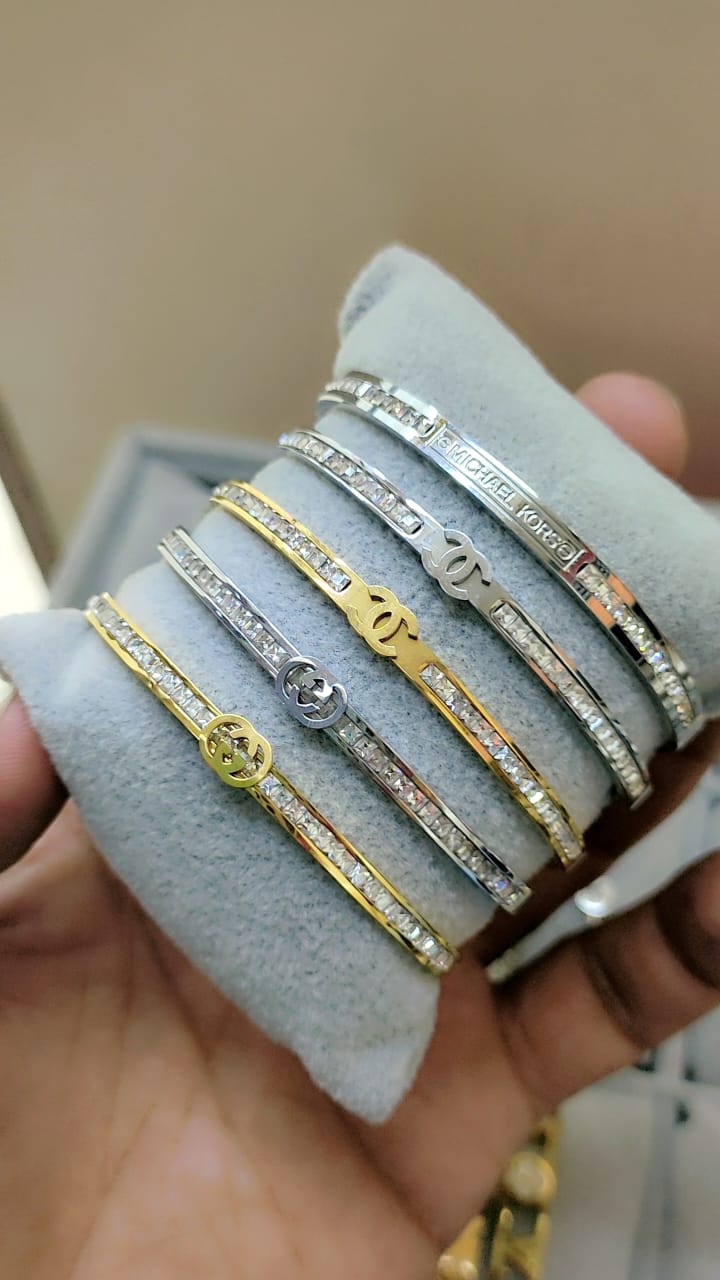Browse All Exclusive collection of high-grade ladies' bracelets showcasing top international brands