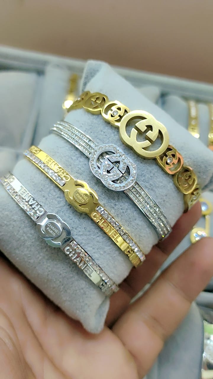 Browse All Exclusive collection of high-grade ladies' bracelets showcasing top international brands