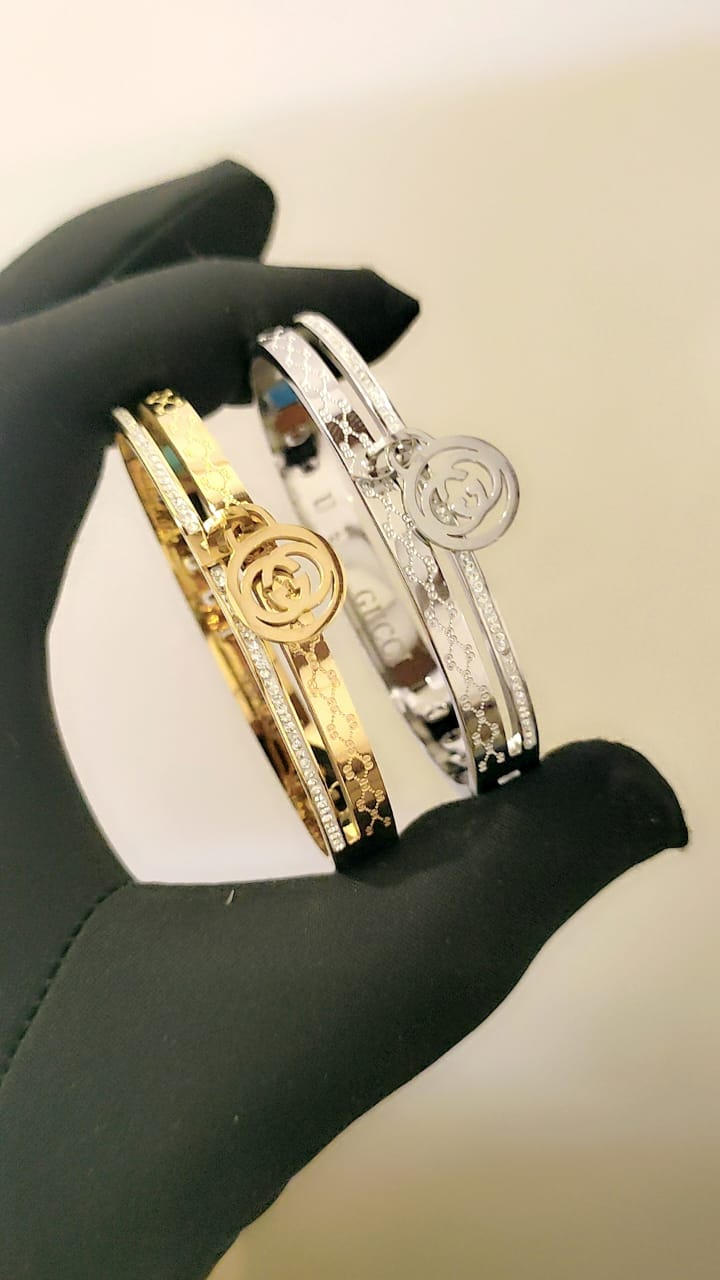 Browse All Exclusive collection of high-grade ladies' bracelets showcasing top international brands