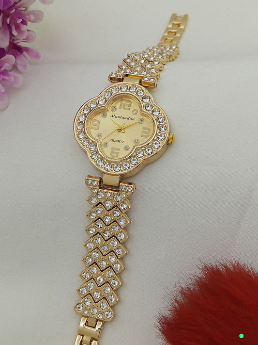 Tick-tock, style unlocked! ladies watch