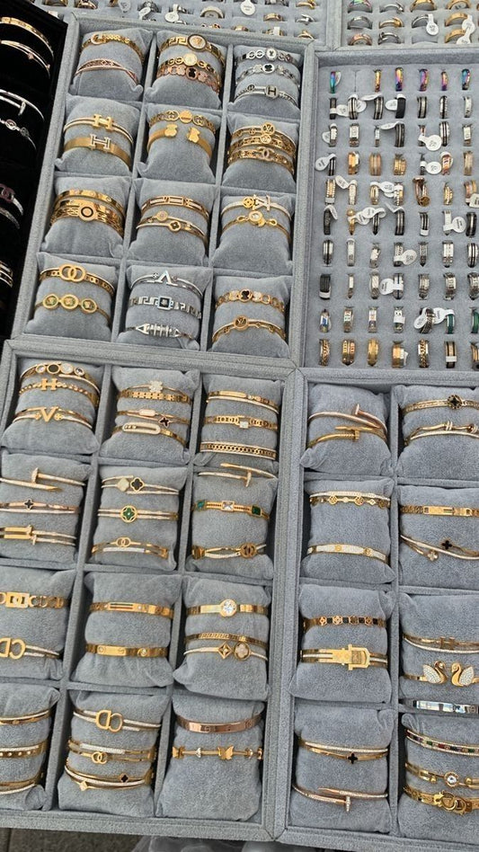 Browse All Exclusive collection of high-grade ladies' bracelets showcasing top international brands