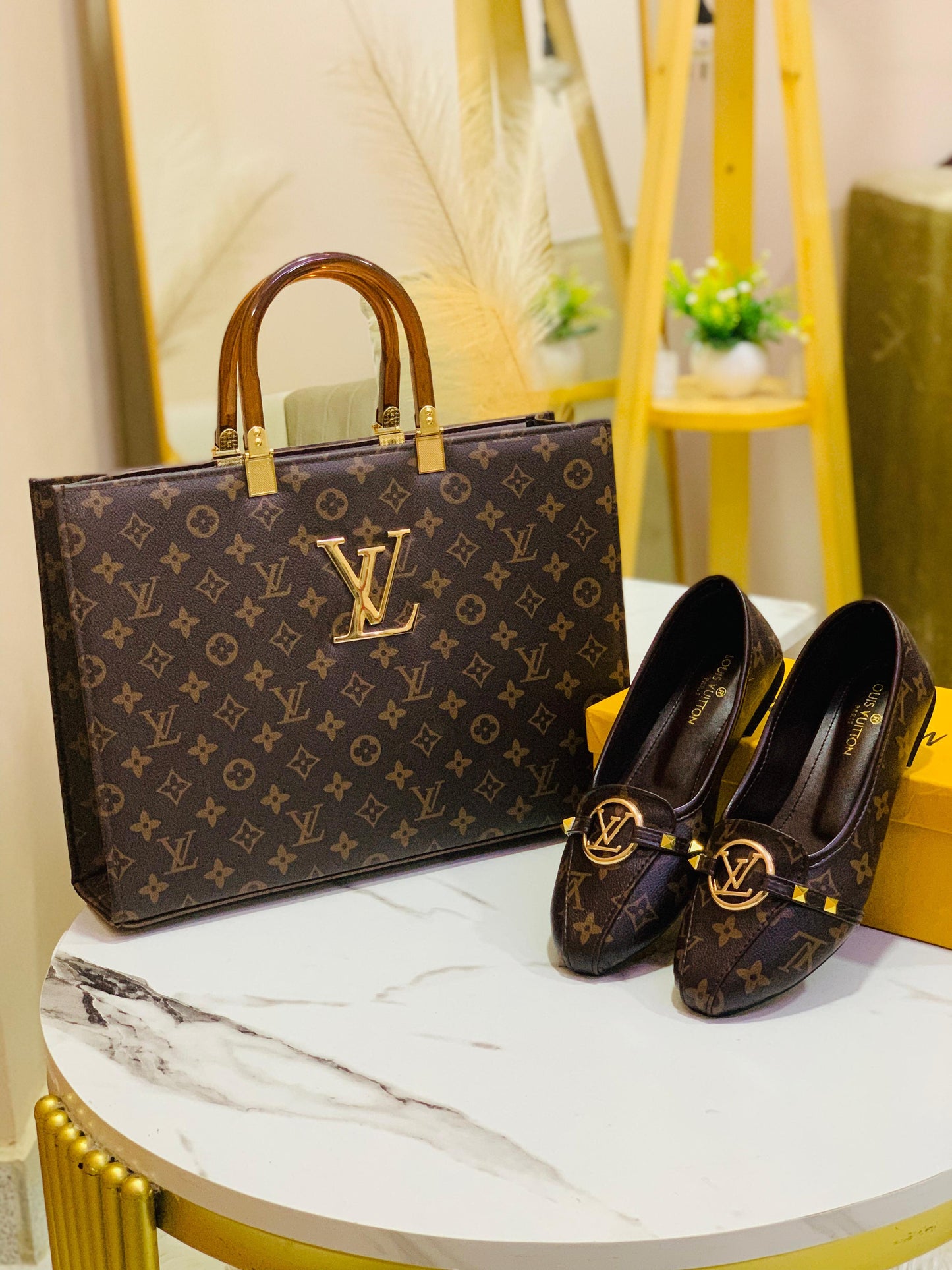 Louis Vuitton LV Shoes 👞 + Louis Vuitton LV Hand Bag 💼