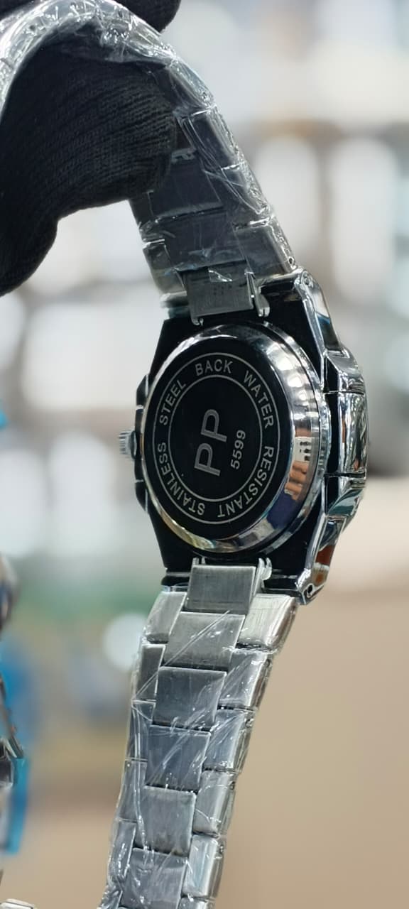 * PATEK PHILIPPE  NOTE LESS MODEL