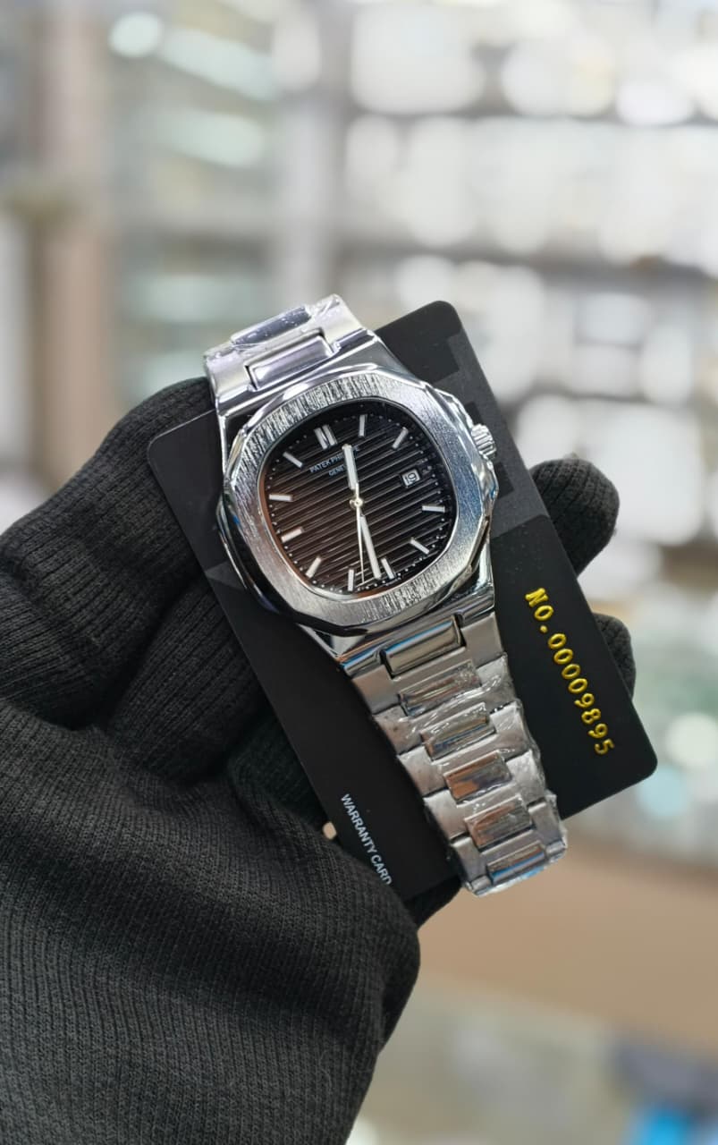 * PATEK PHILIPPE  NOTE LESS MODEL