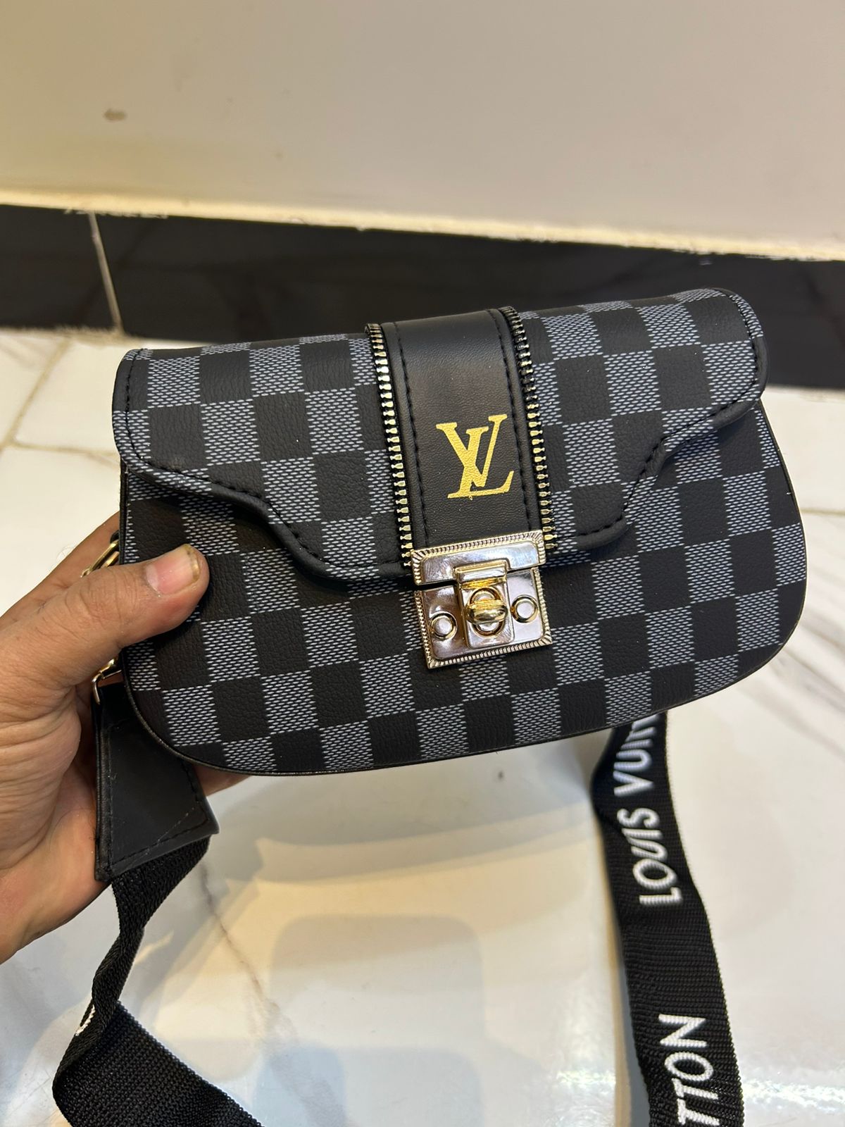 High Quality LV Box with Matching Belt