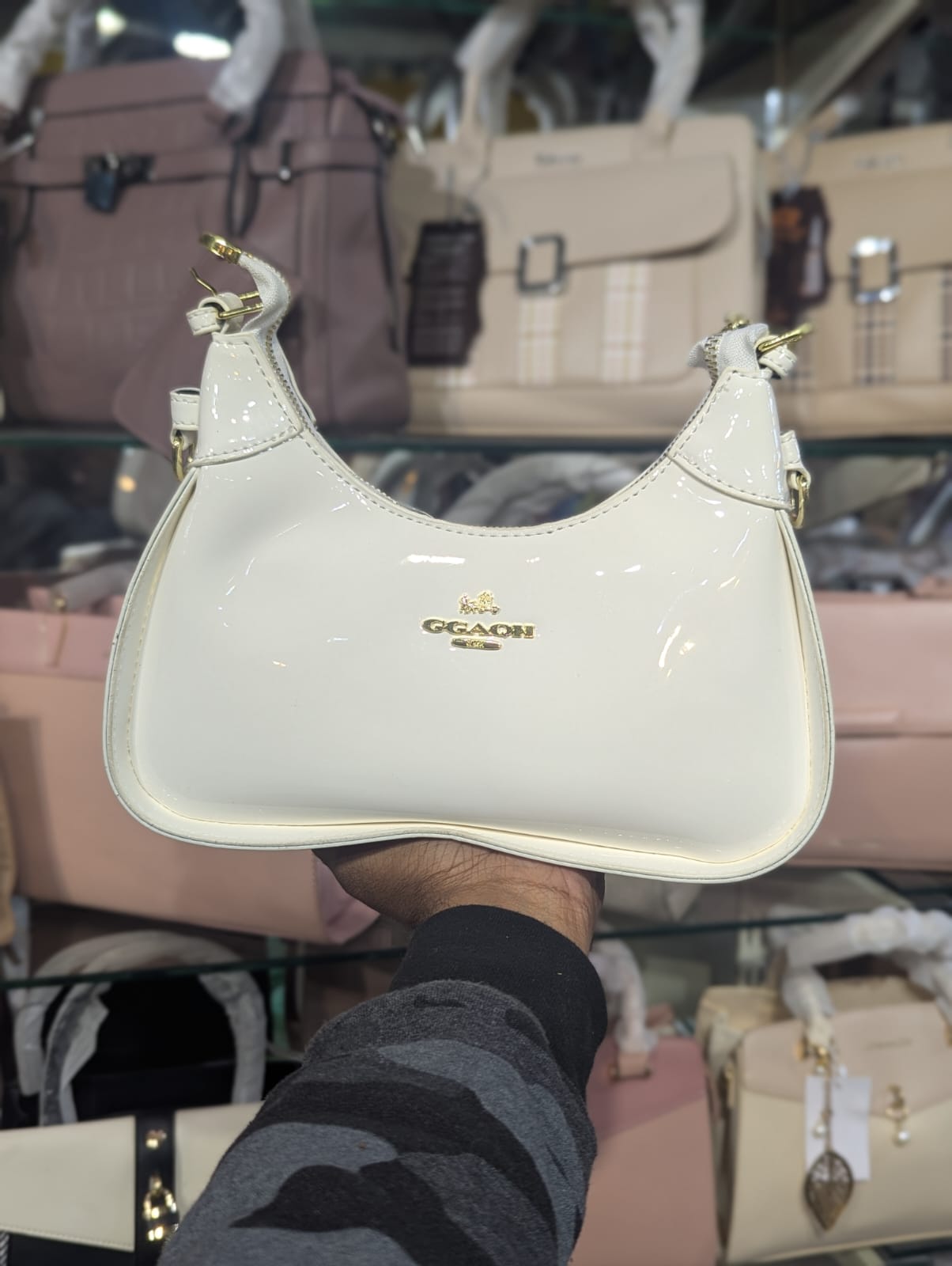 BRANDED COACH HAND BAG'S FOR LADIES