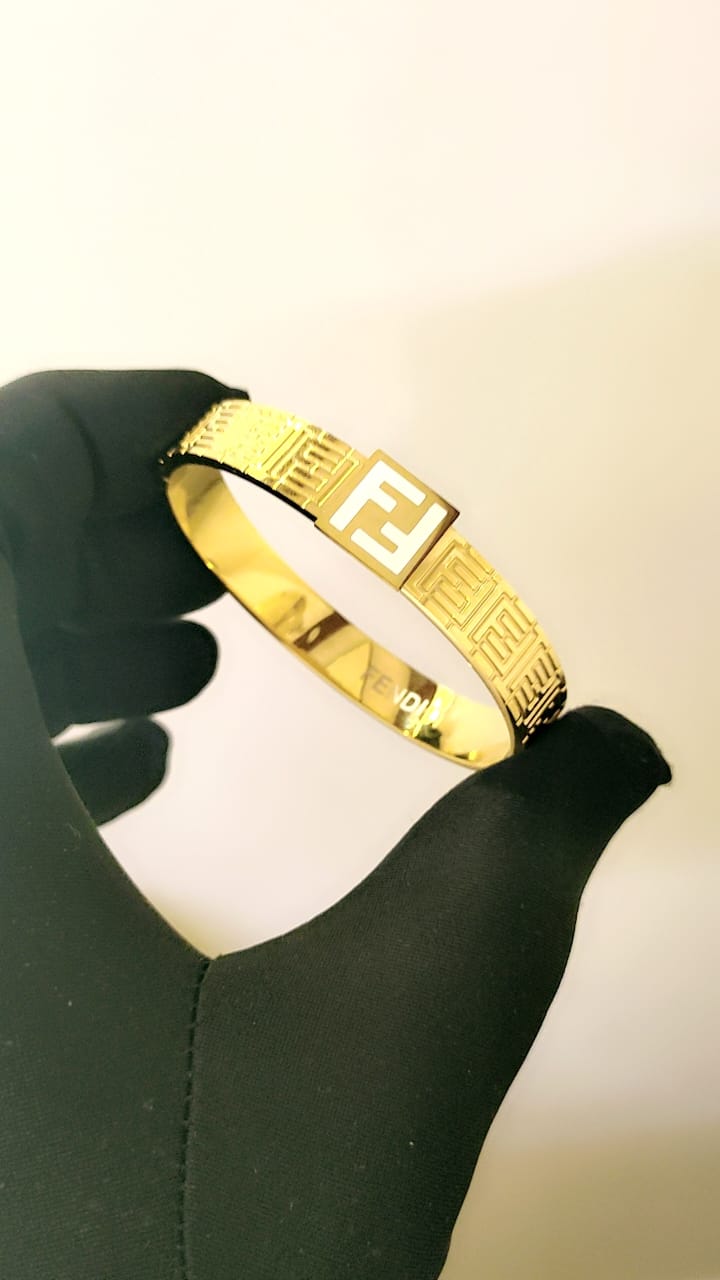 Exclusive Collection of high-grade ladies' bracelets featuring top international brands
