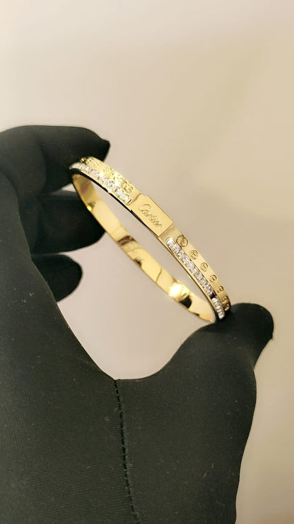 Browse All Exclusive collection of high-grade ladies' bracelets showcasing top international brands