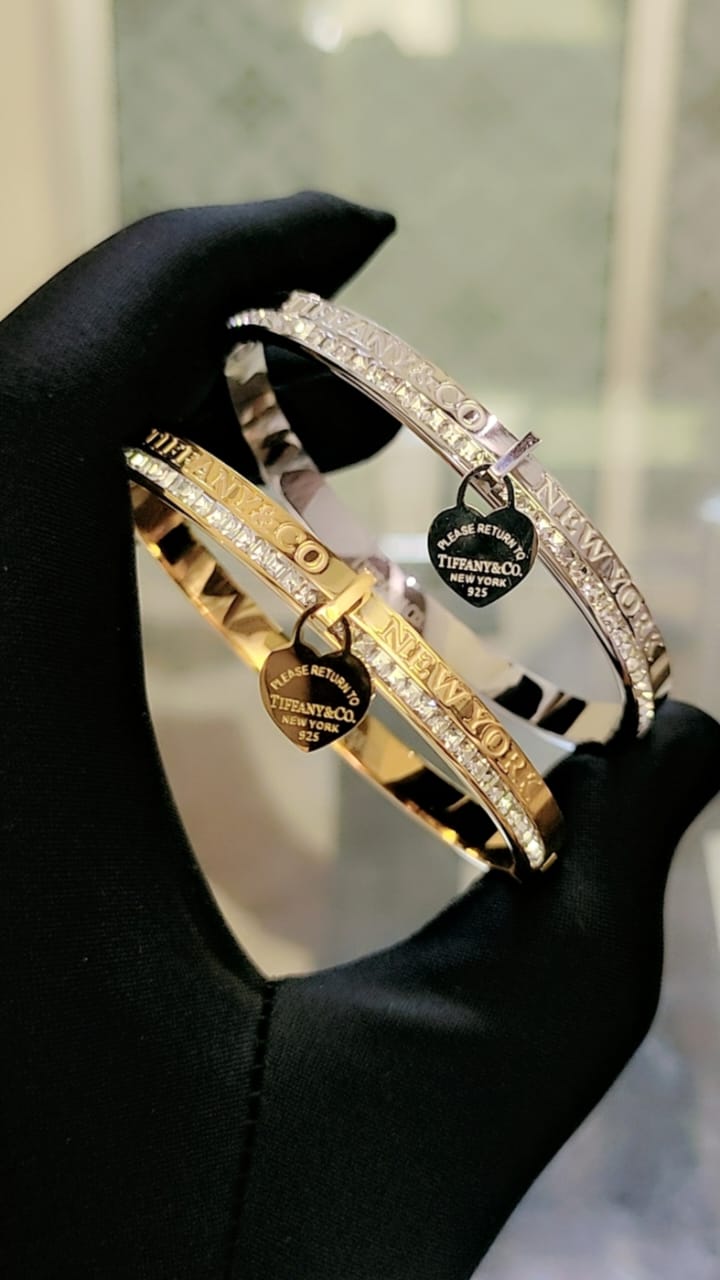 Exclusive Collection of high-grade ladies' bracelets featuring top international brands