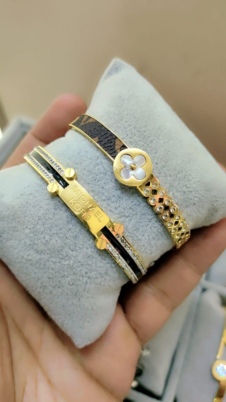 Browse All Exclusive collection of high-grade ladies' bracelets showcasing top international brands