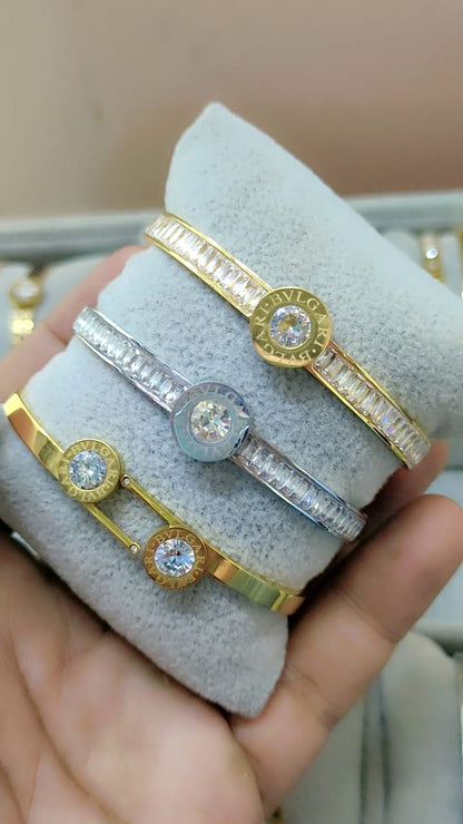 Browse All Exclusive collection of high-grade ladies' bracelets showcasing top international brands