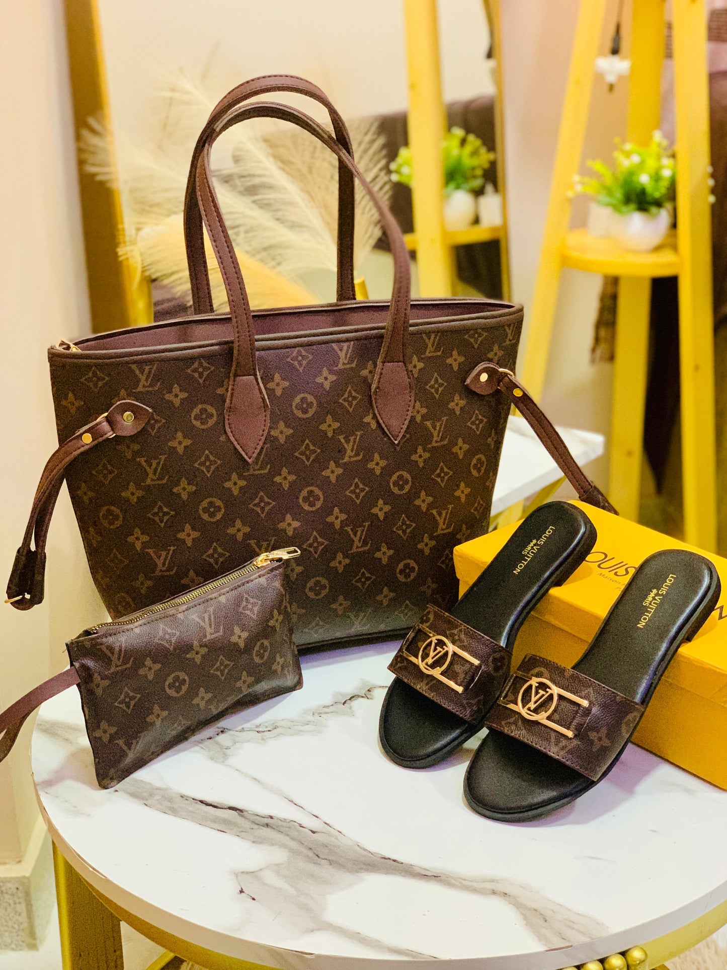 Louis Vuitton LV Lock it Slipper + Louis Vuitton LV NeverFull Tote Bag 👜